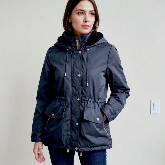 Zara women’s Black Waterproof Gold Tone Removable Faux Fur Hood Size Medium - Picture 1 of 16